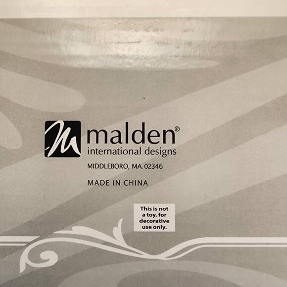 New in Box 7"X 9"Rectangular Metal Sisters Picture Frame For 4"x 6" Picture - Picture 5 of 6